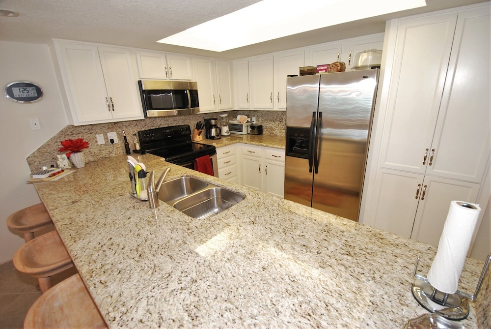 Summit Condo Unit #704 3 Bedroom Condo by RedAwning