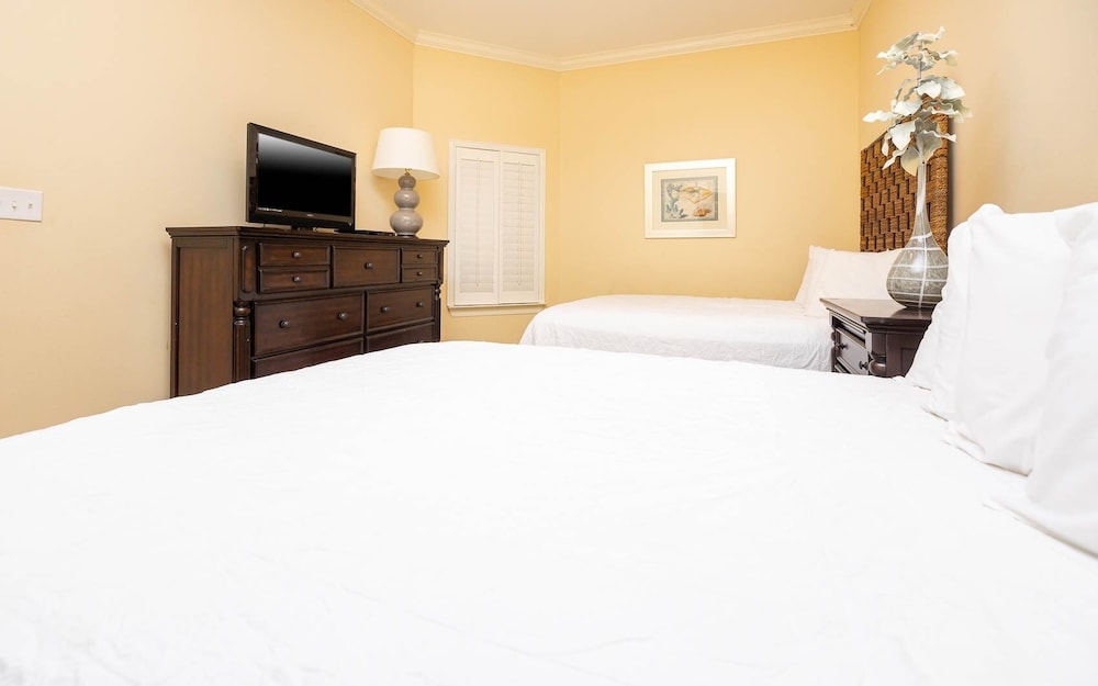 The Oasis 2414 Formerly Phoenix West Ii 2414 3 Bedroom Condo