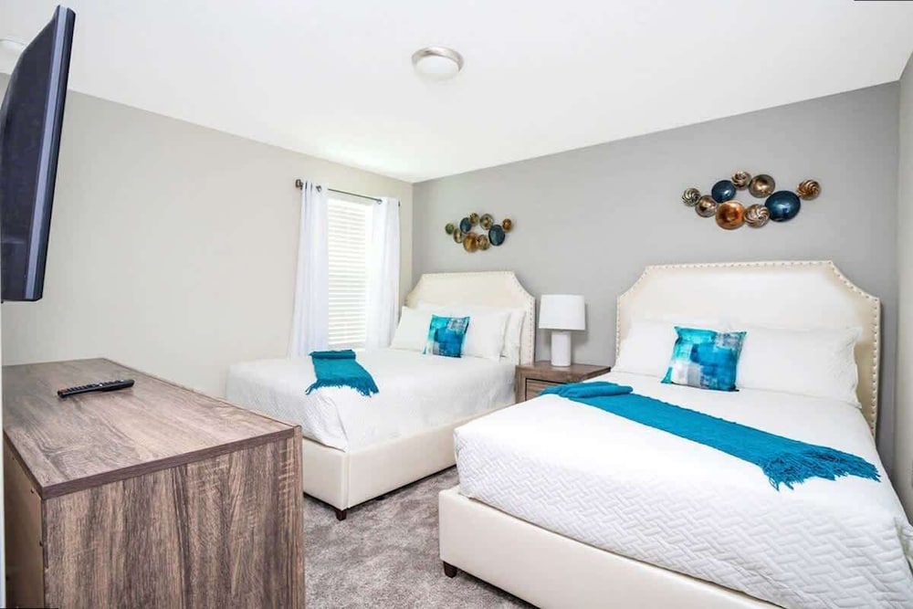 Spacious 7BR w Pool Spa Game Room Near Disney