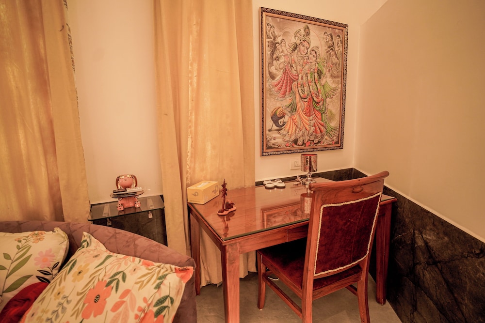 Sanjeevani Farms, Bhopal : A Luxury 5 Bedroom Private Pool Villa
