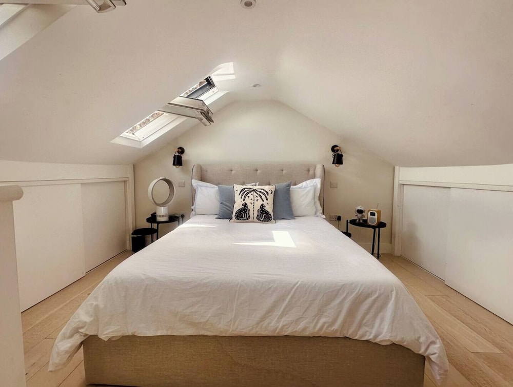 Townhouse by Notting Hill - Sleeps5/petsok/tv/wifi