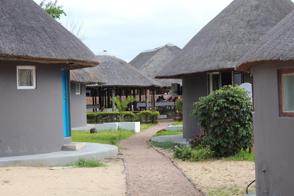 Macaneta Holiday Resort