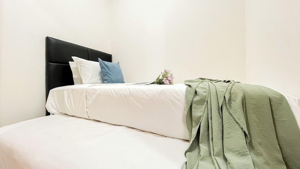 Minimalist 2Br Apartment At Podomoro Golf View