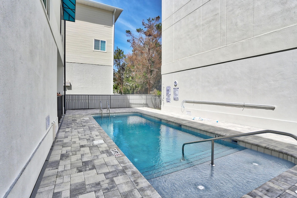 Azul Townhomes A1