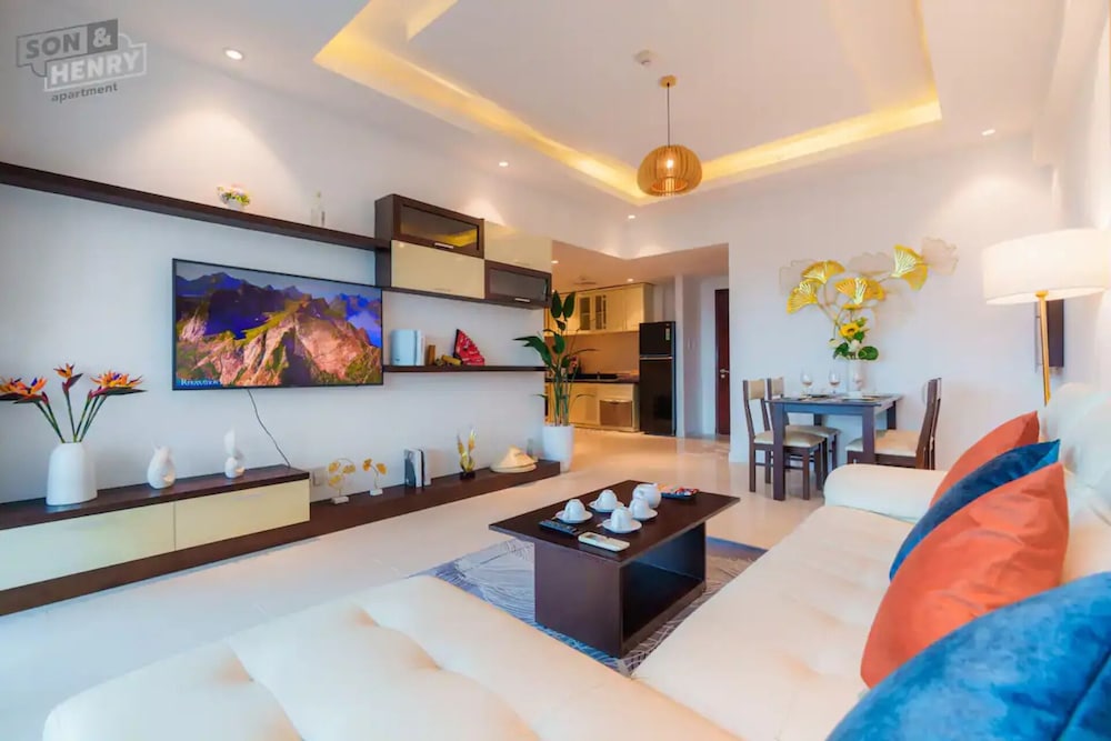 Salute de Sailing Tower Luxury Apartment