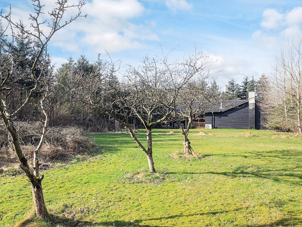 6 Person Holiday Home in Spottrup