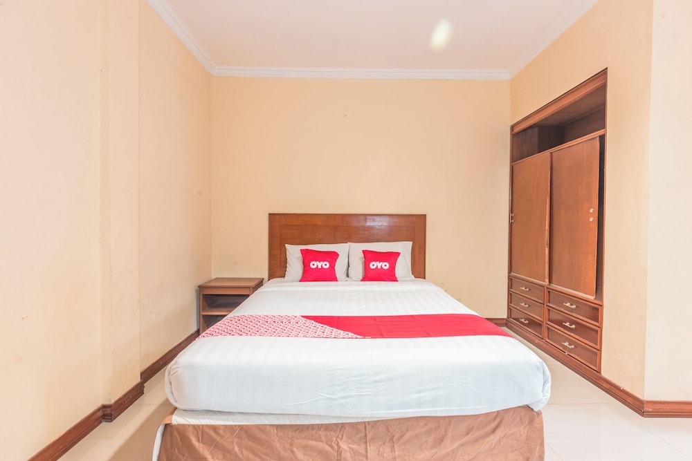 OYO 94759 Hotel Taman Cibinong