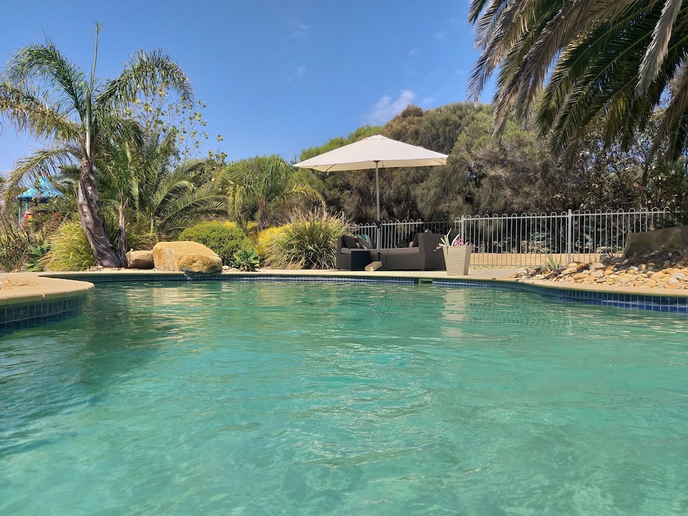 Island Cove Villas