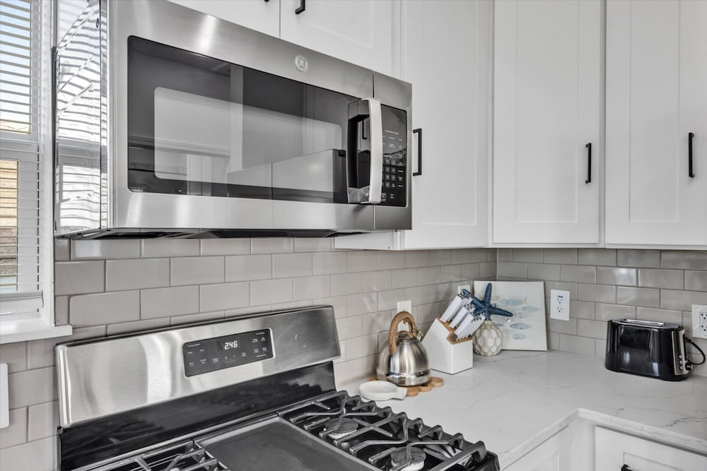 Newly Remodeled Home Minutes From Cruise Terminal