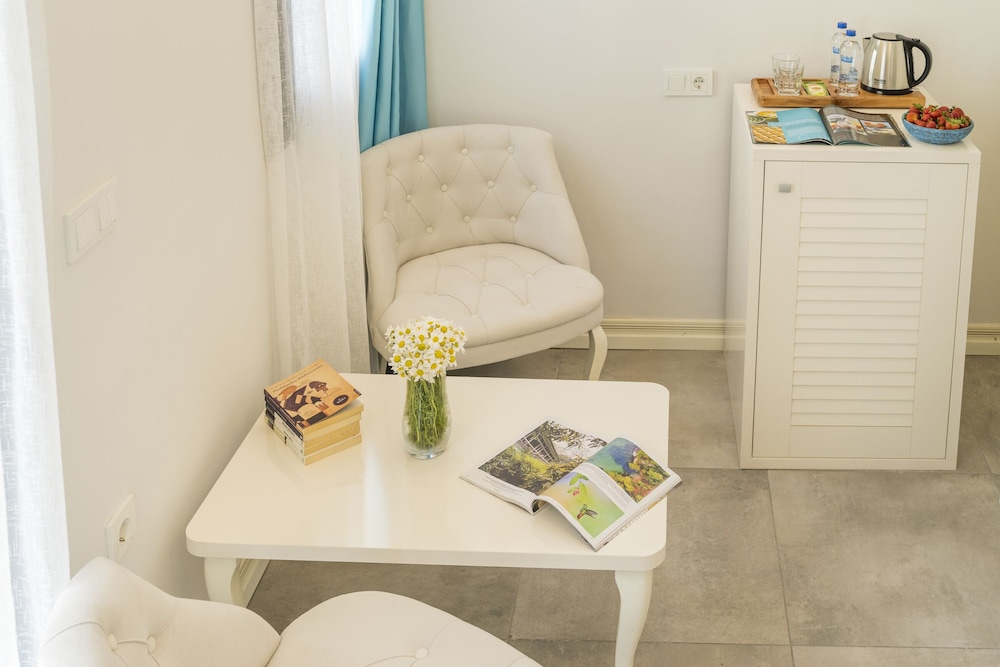 Monastery Suites Hotel - Image 8