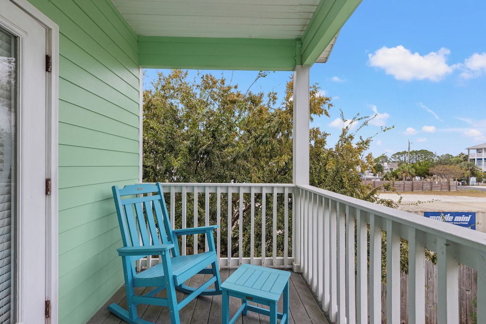 Sago by the Sea: 2-bed, 2.5-bath Retreat Steps From the Beach, Sleeps 7!