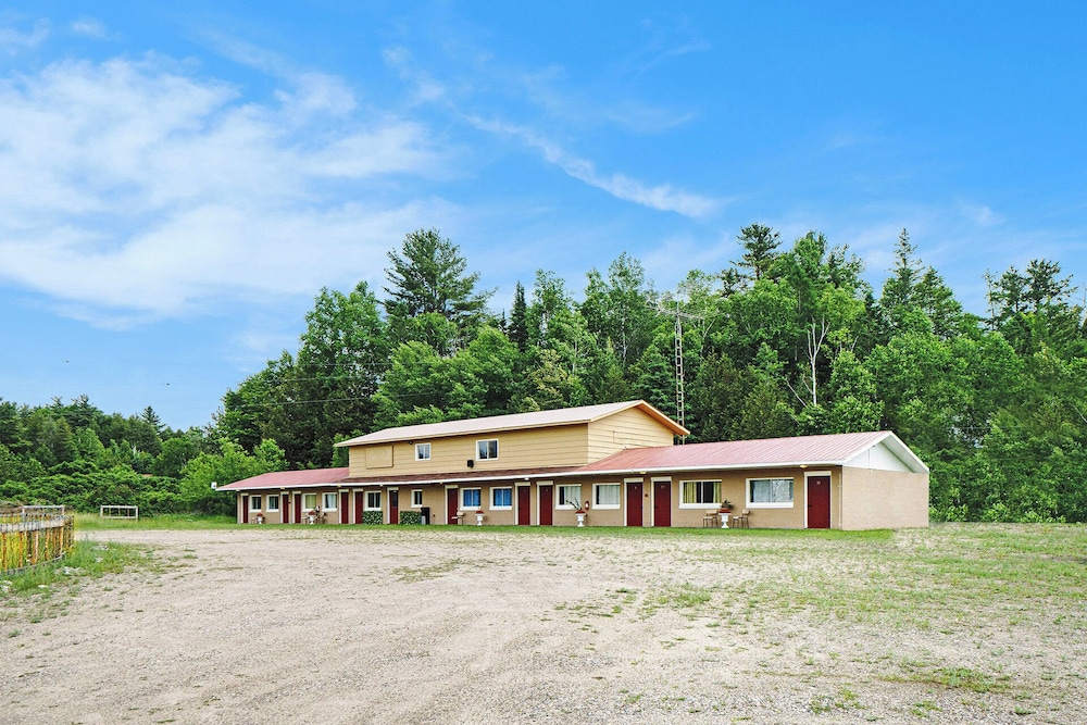 PALMERSTON LAKE MOTEL