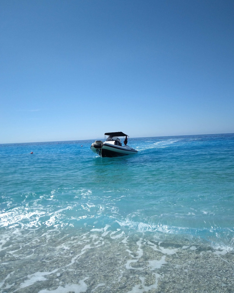 Olea Residence, Luxury sea View Apartment With Private Beach