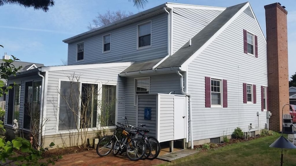 Laurel Street 323