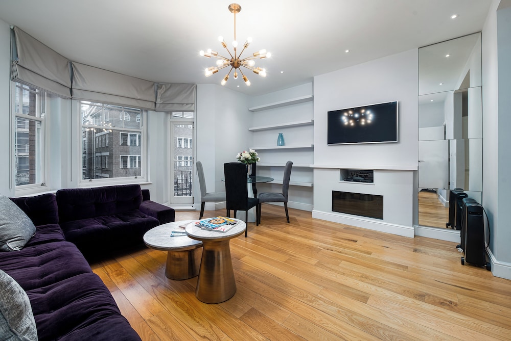 115 Beaufort Mansions