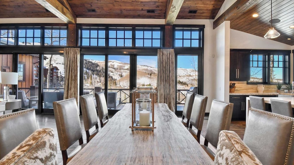 Ski-in Ski-out Deer Valley Hot Tub, Fire Pit, Views Silver Sun by Avantstay