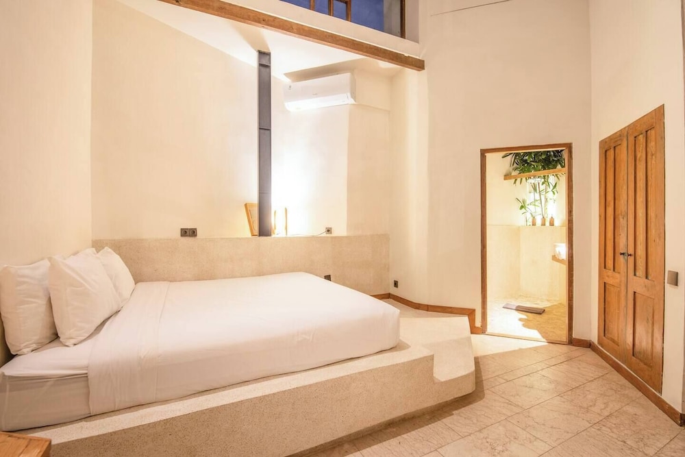 Opulent 1-br Villa Just 800m From Canggu Beach