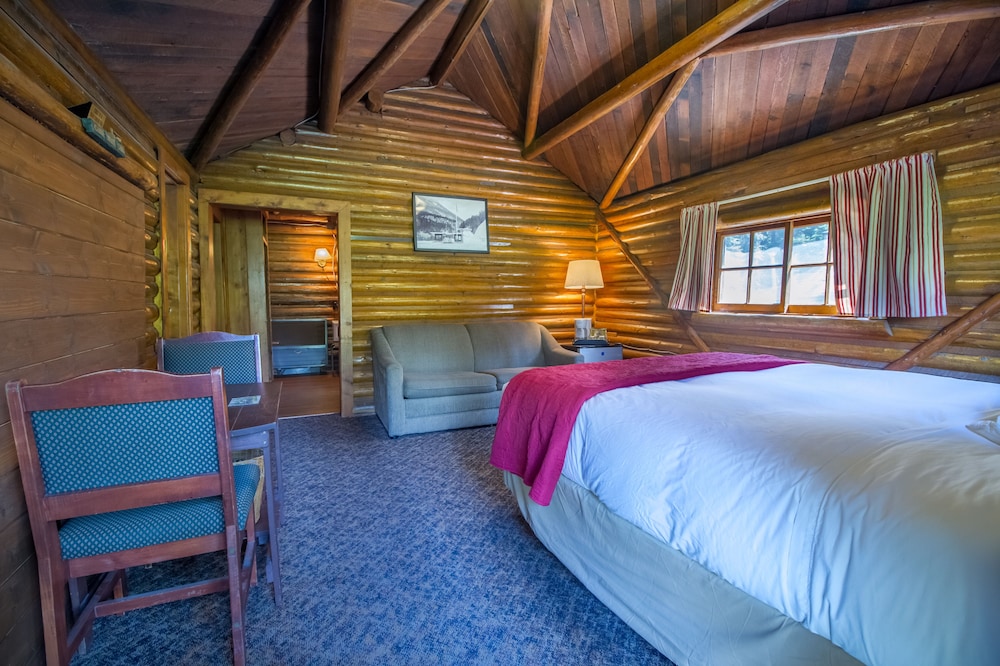 Kootenay Park Lodge