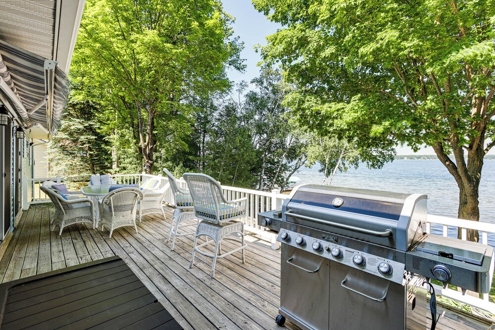 Waterfront Home on Duck Lake: 8 Mi to State Park!