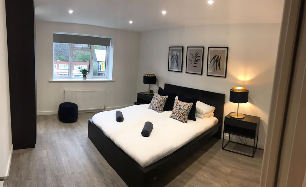 Ella Court Apartments view 2