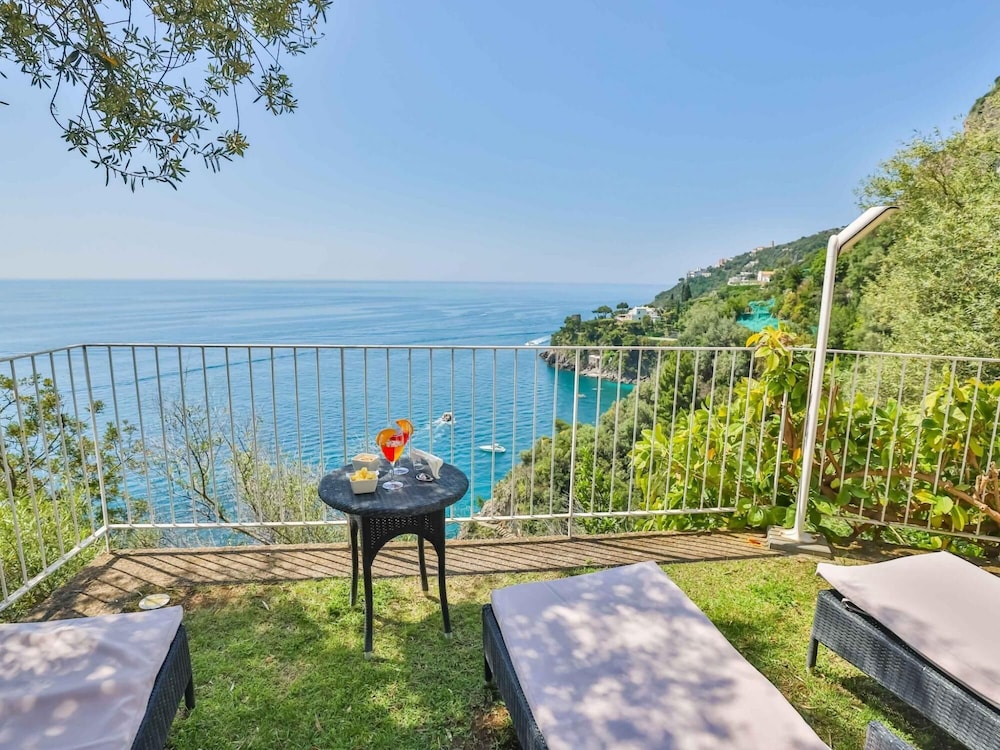 Luxury Room With sea View in Amalfi ID 3938 photo 4