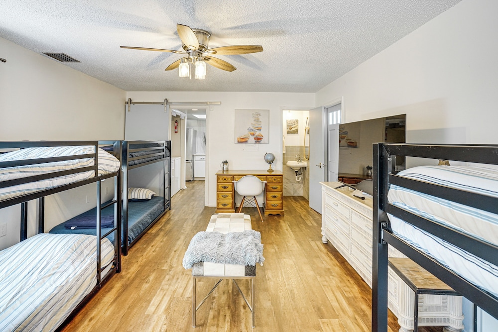1 Mi to Downtown Lake Placid: Waterfront Retreat!