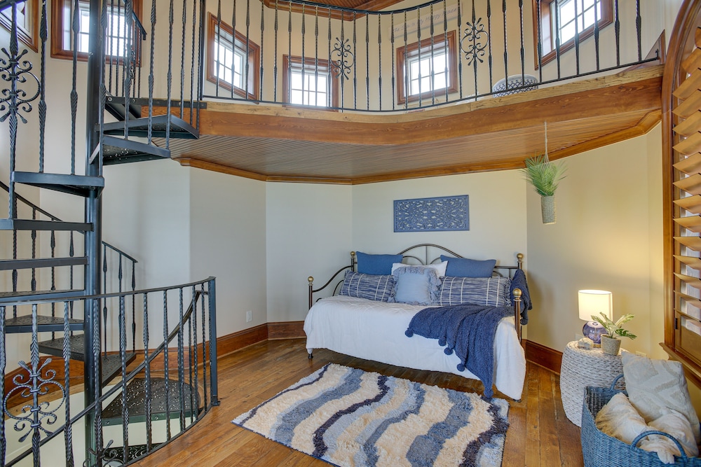Private Dock + Pier: Luxe Villa on Galveston Bay! view 2
