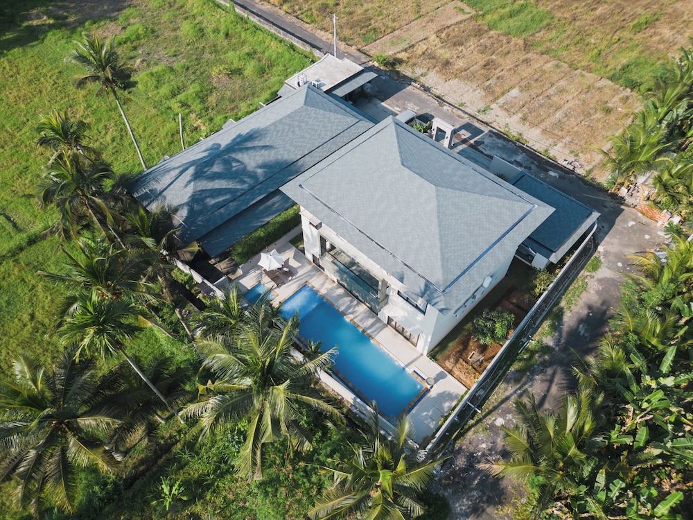 Himawari House