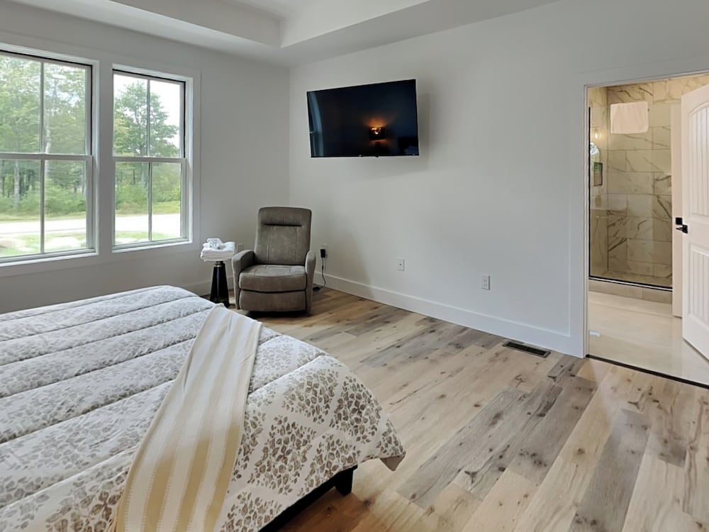 Holiday House by Taylor Made Deep Creek