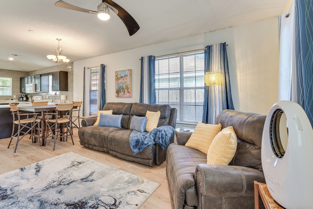 3 Mi to Beach: Quiet Gulf Breeze Gem Near Dtwn