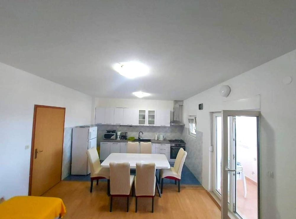 Seaside Okrug Gornji Apartment With Terrace and Patio