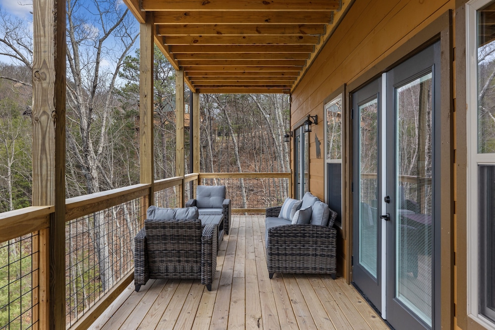 Enchanted Escape 3 Bedroom Cabin by RedAwning view 3