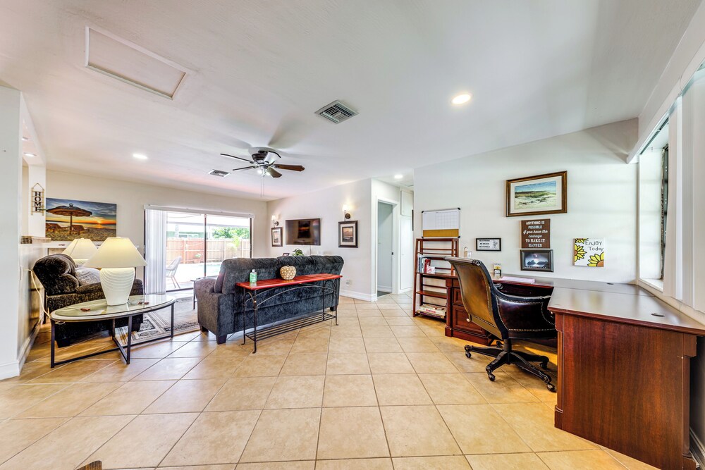 Walk to Dining & Shopping: Pompano Beach Home!