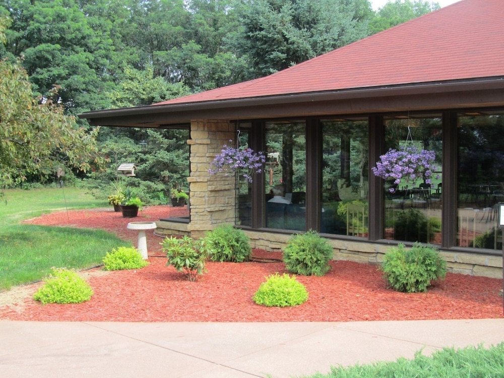 Spring Valley Inn
