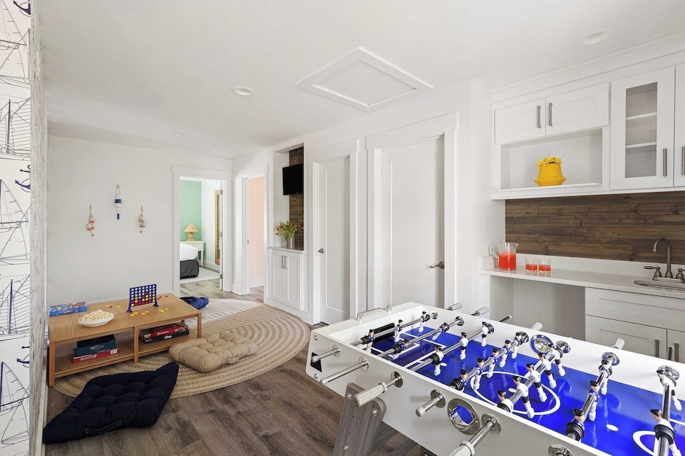 Villa Near Beach w/ Pool & Outdoor Dining Bohemian Beach Retreat by Avantstay