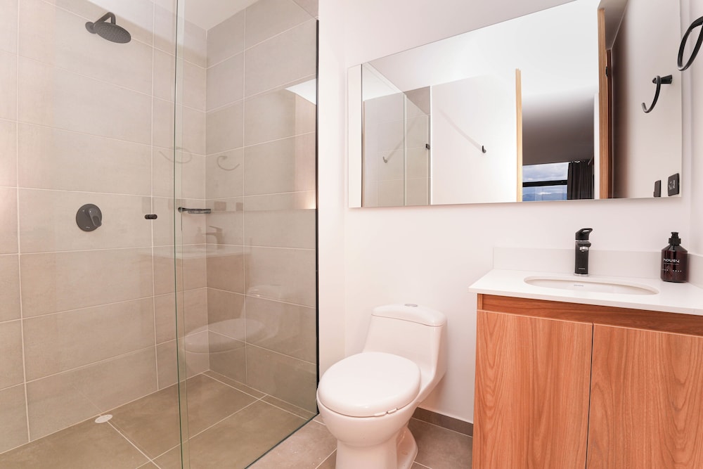 Metropolitan Living by HOUSY