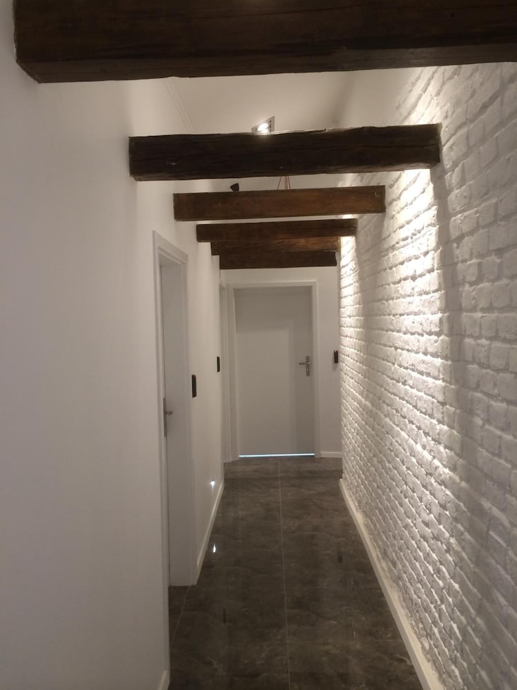 Studio Rental Central Warsaw view 3