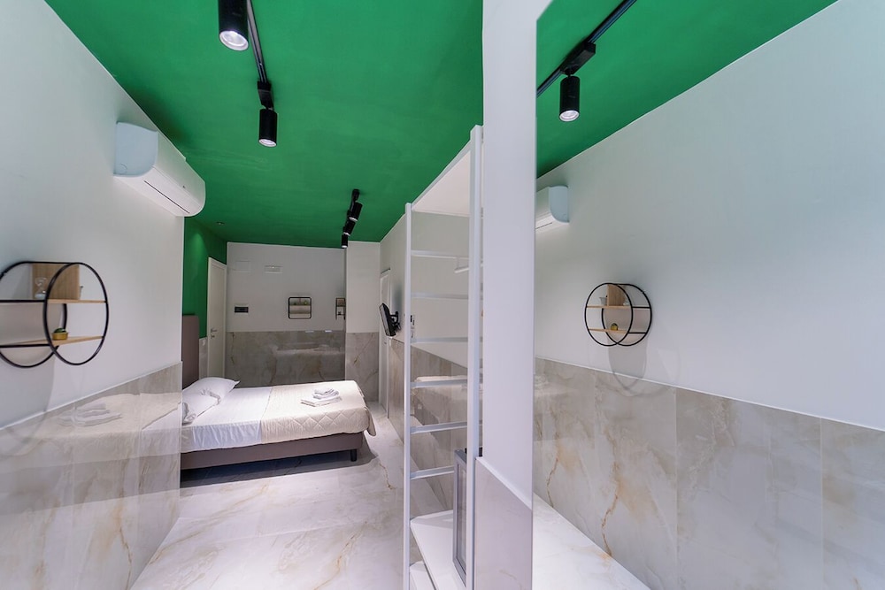H. G. Boutique Toledo Napoli Centro by ClaPa Group Dislocated Hospitality