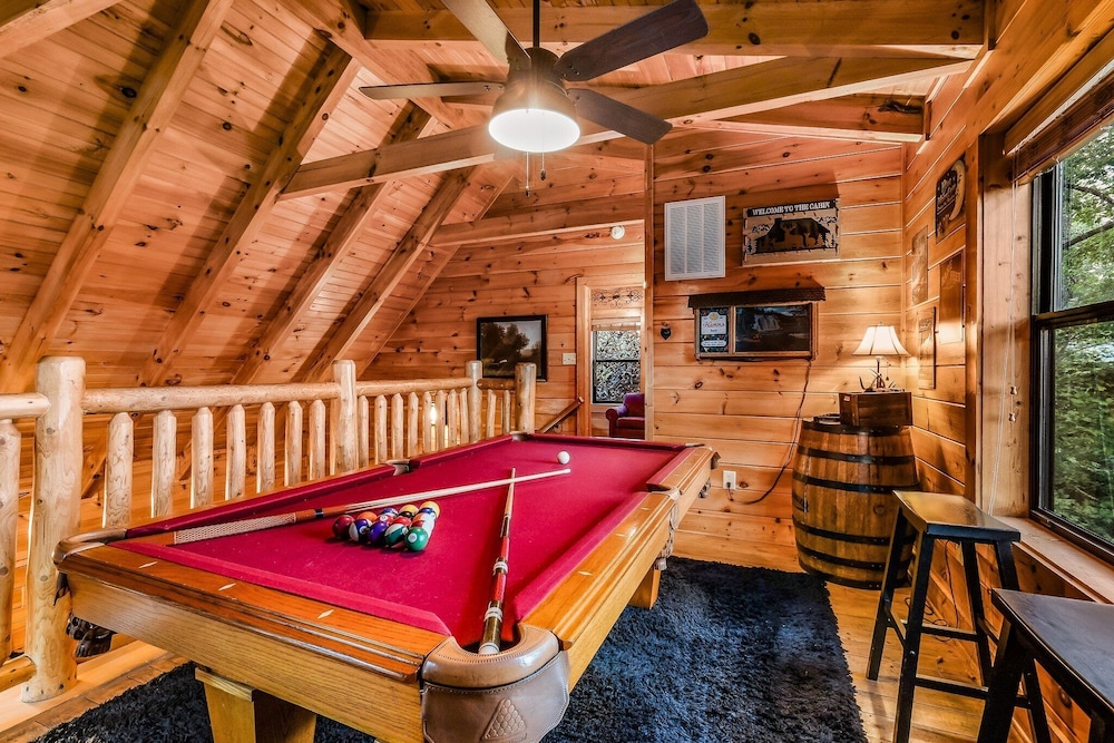The Smoky Pines 2 Bedroom Cabin