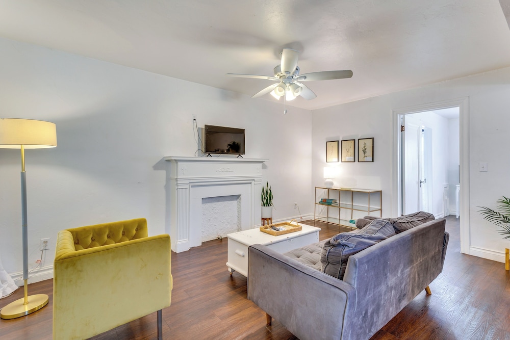 Heart of OKC Plaza District: Duplex Near Shops!