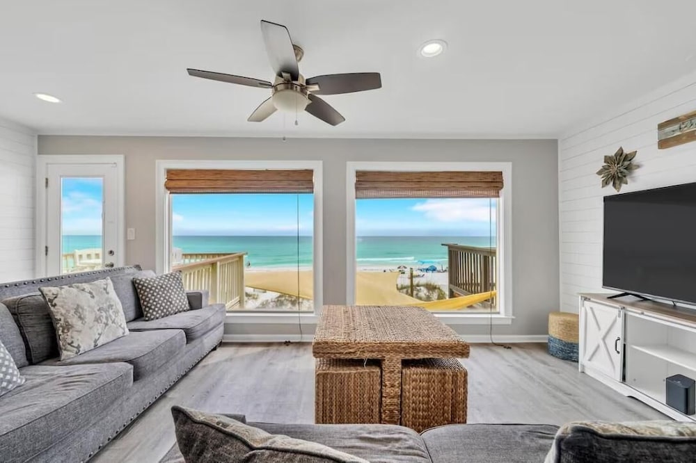 Green Reef #6- Beachfront Bliss
