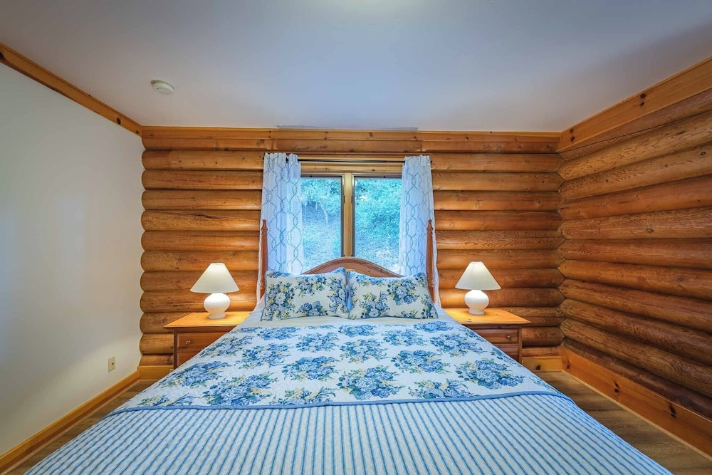Oakwood Lodge