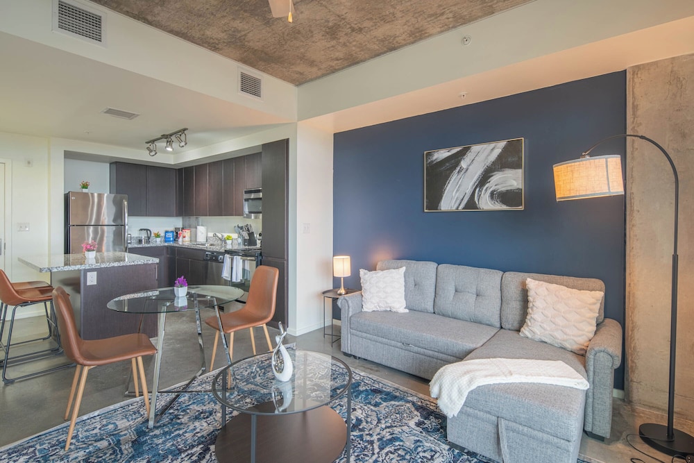 ROVE LIVING/KL - Roosevelt Point