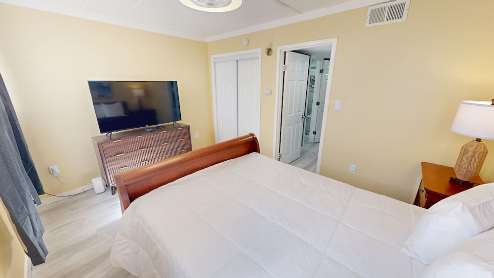 Sea Palm 2b 2 Bedroom Condo
