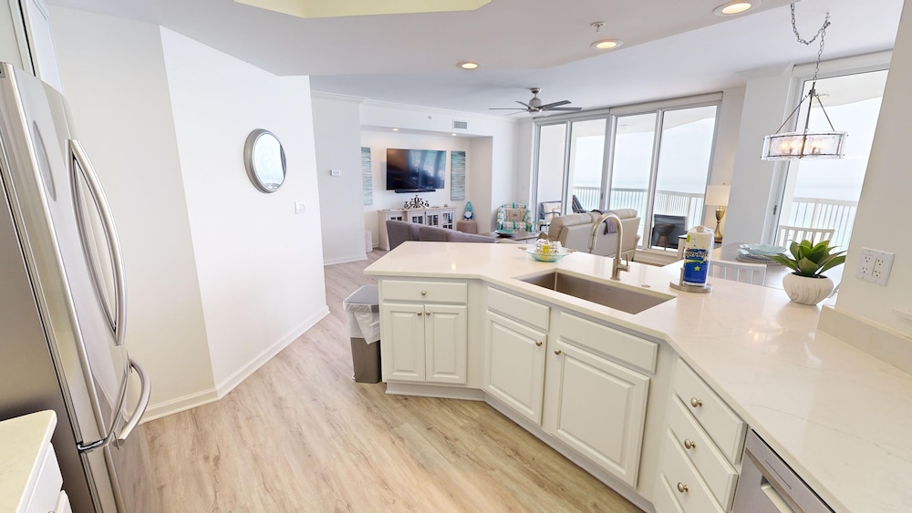 Silver Beach 1006w 4 Bedroom Condo