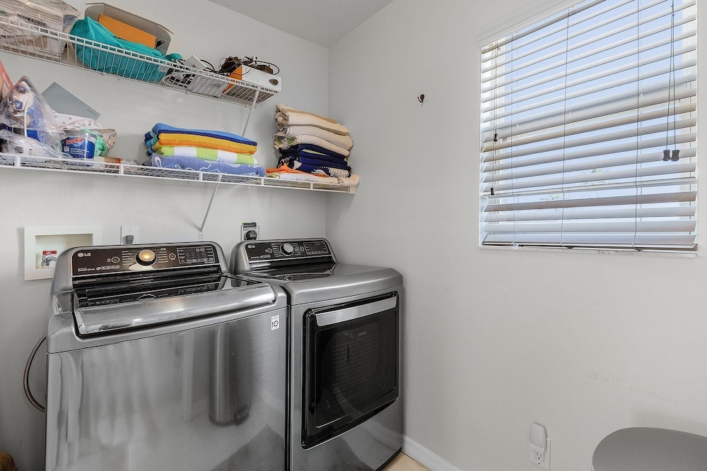 401 Pet-friendly, Pirate's Cove Retreat 3 Bedroom Home