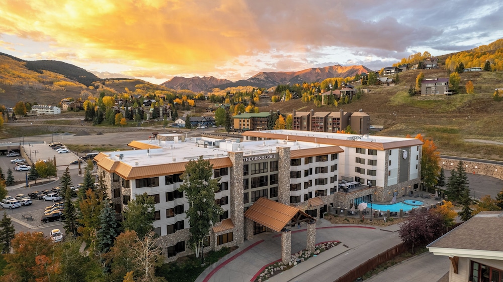 The Grand Lodge by Traverse Hospitality (No Resort Fees)
