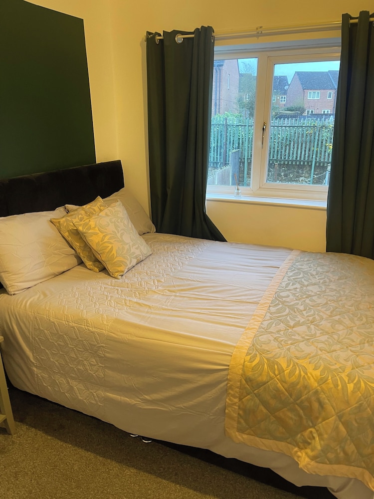 Cosy 3Br House With Fireplace & Private Garden