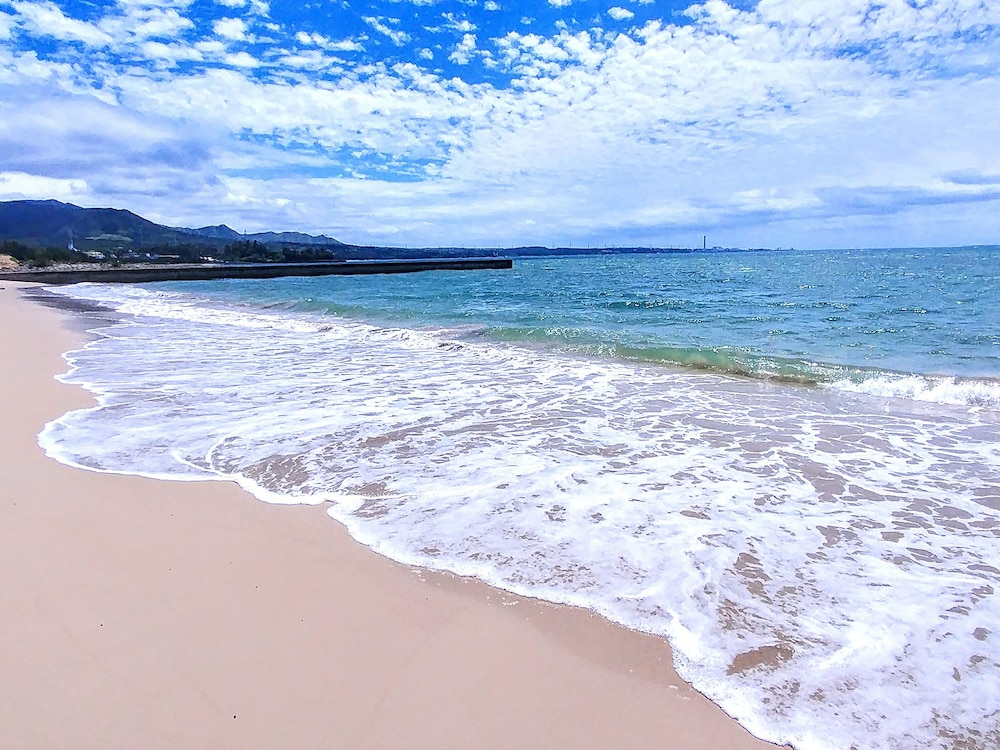 Kariyushi Condominium Resort Kin Yaka Seaside
