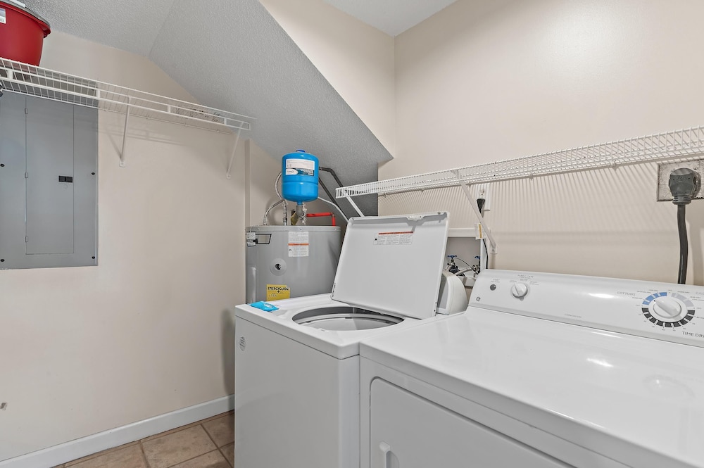 Inn at Crystal Beach 611